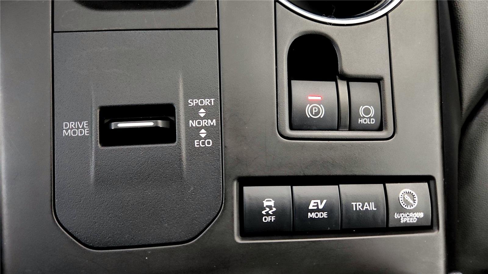 Used 2021 Toyota Highlander XLE image 32