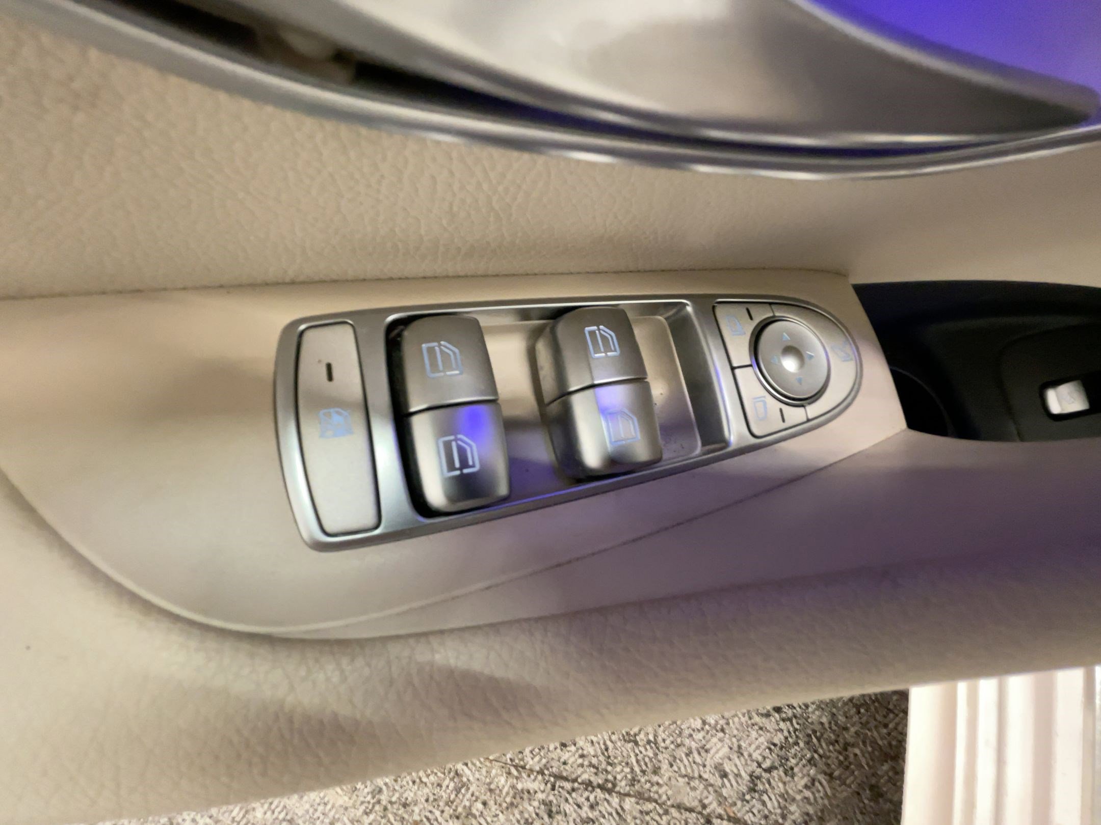 Used 2022 Mercedes-Benz E 350 Sedan image 17