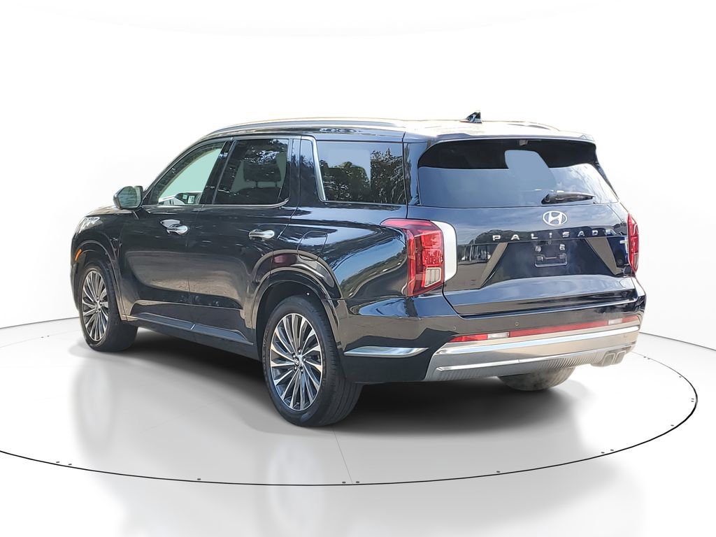Used 2024 Hyundai Palisade Calligraphy image 3