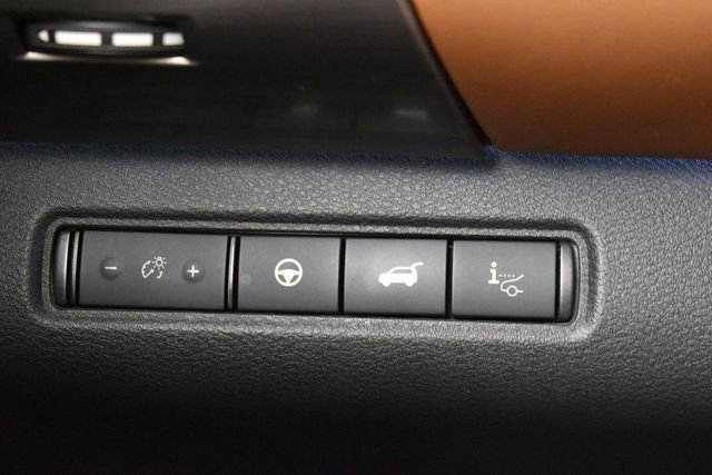 Used 2023 Nissan Pathfinder Platinum AWD/4WD image 25