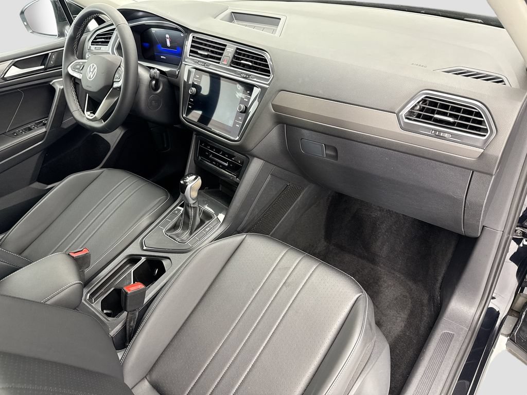 Used 2023 Volkswagen Tiguan SE FWD image 15