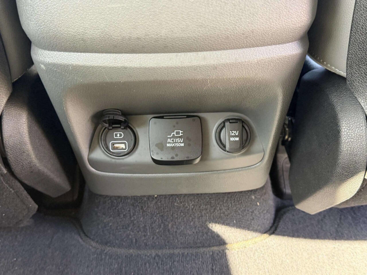 Used 2019 Kia Sorento SX image 26