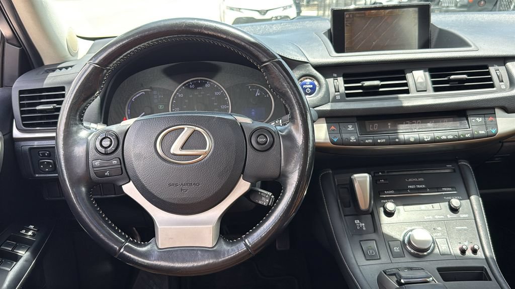 Used 2016 Lexus CT 200h w/ Navigation Package FWD image 29
