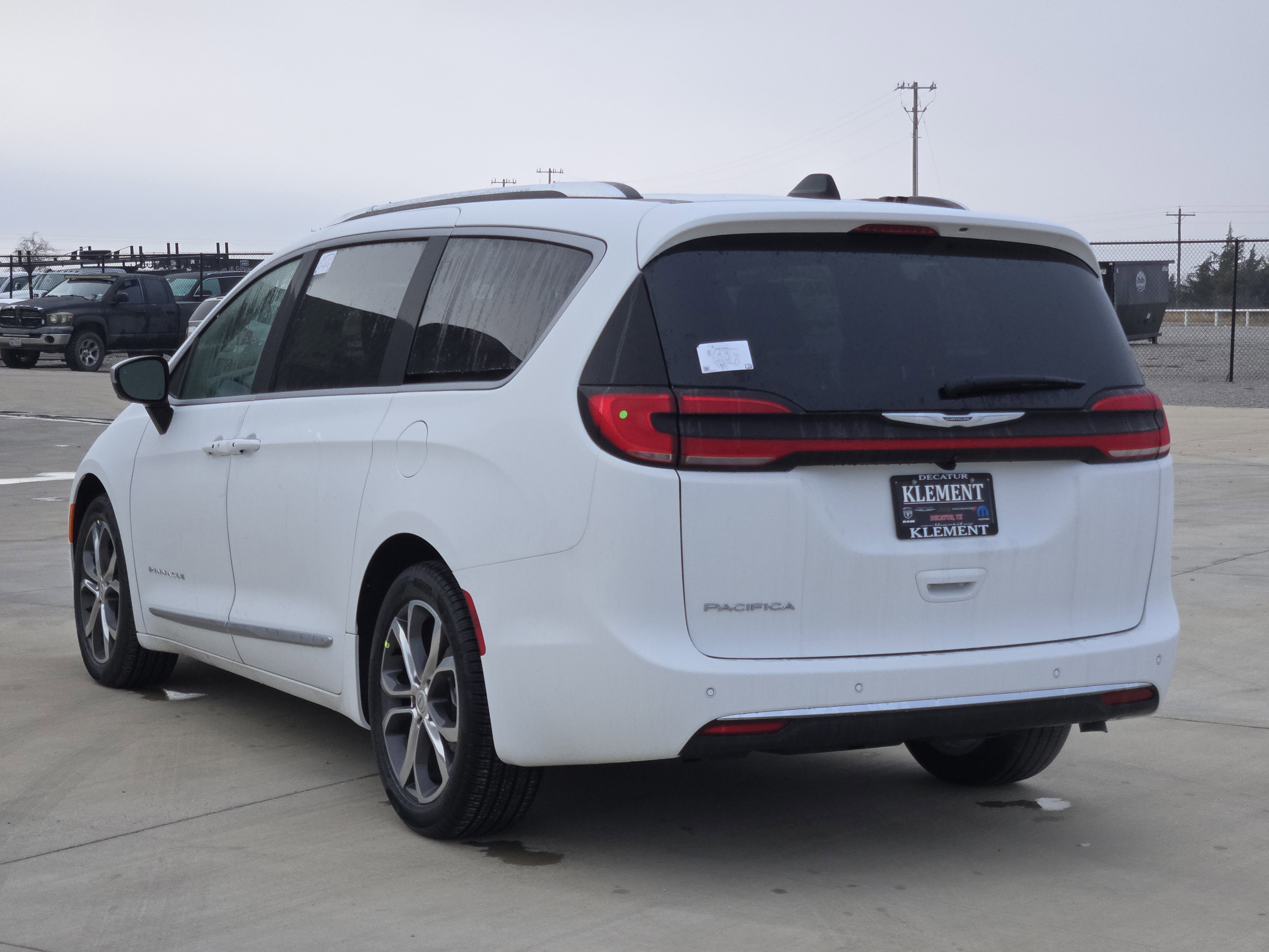 New 2026 Chrysler Pacifica Pinnacle image 4