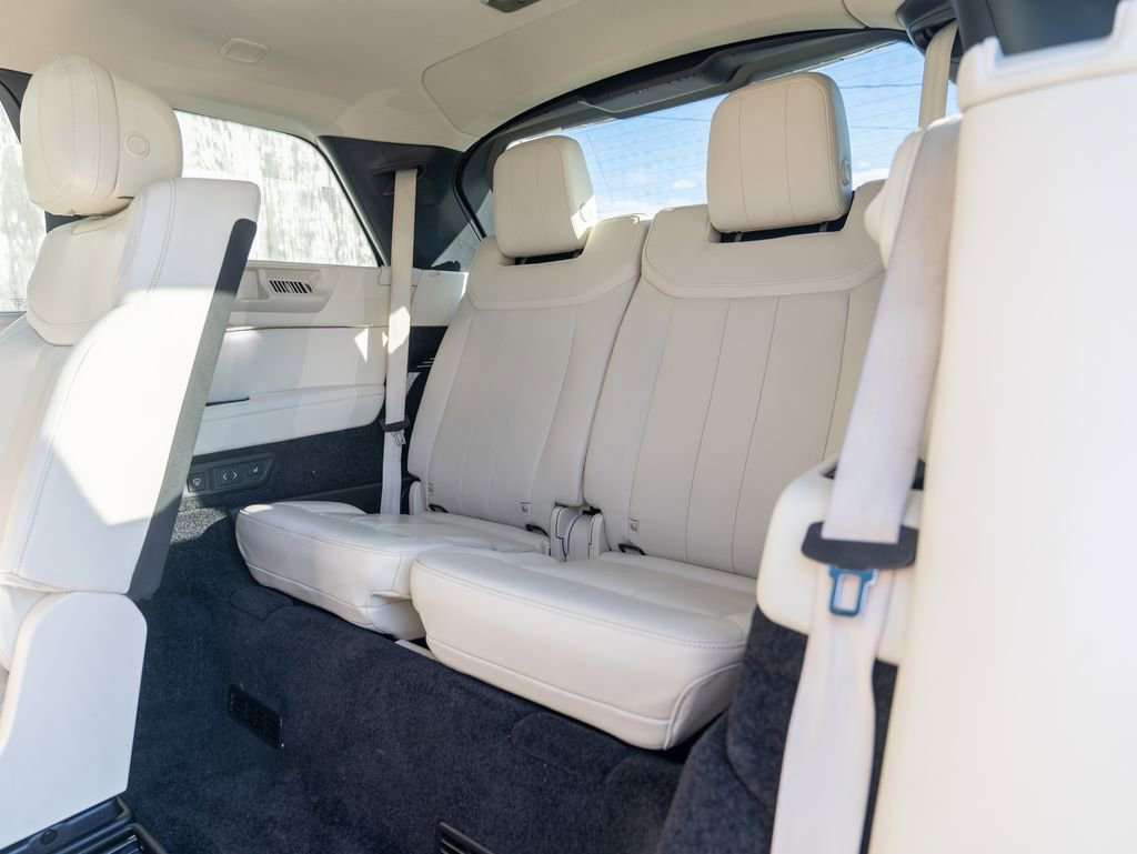 Certified 2024 Land Rover Range Rover Long Wheelbase SE image 36