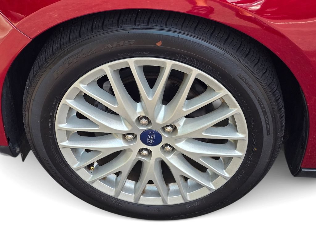 Used 2014 Ford Focus Titanium FWD image 11