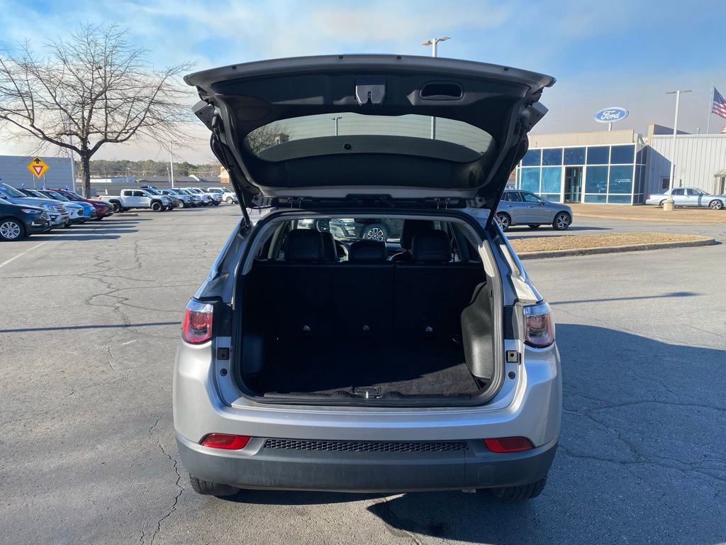 Used 2022 Jeep Compass Latitude image 9