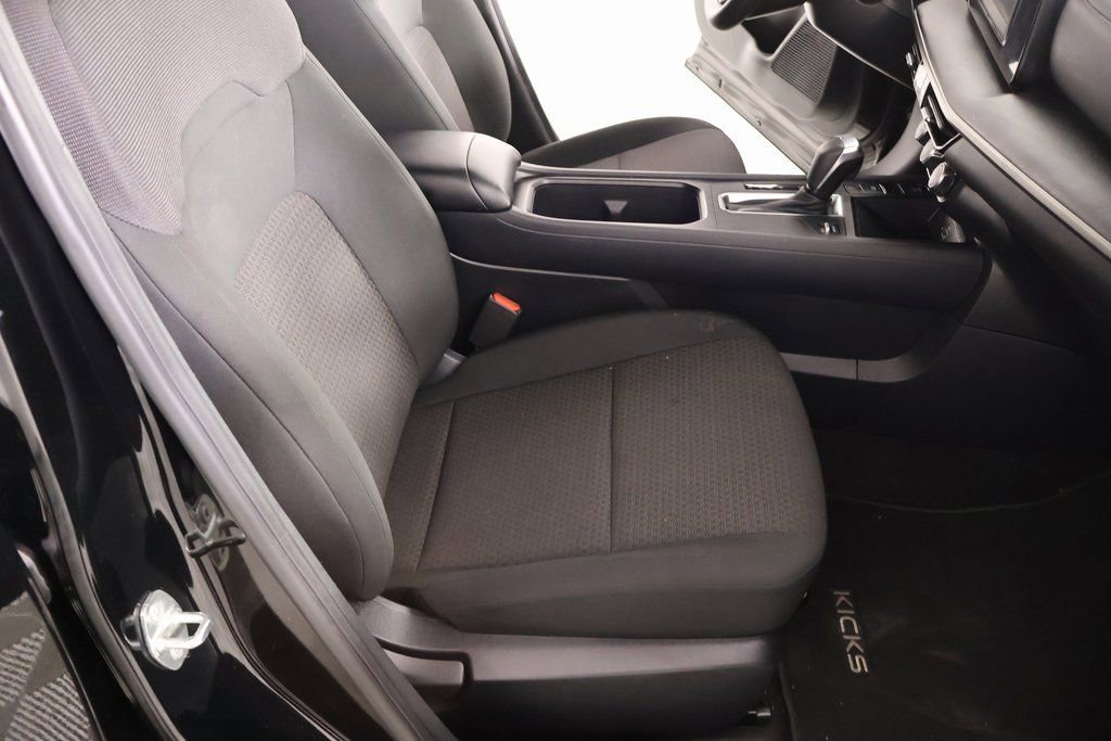 Used 2025 Nissan Kicks S image 12
