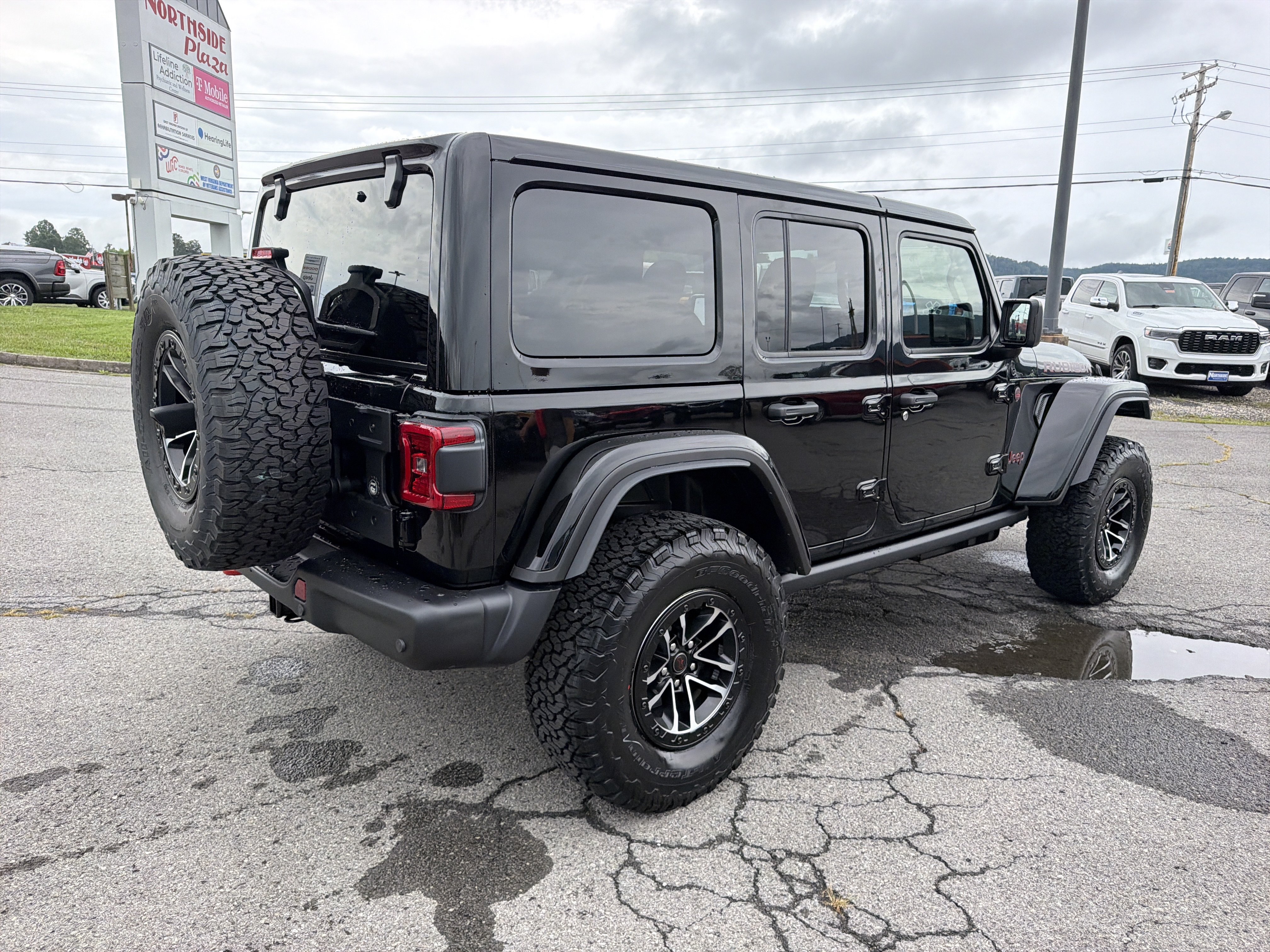 New 2027 Jeep Wrangler Unlimited Rubicon AWD/4WD image 6