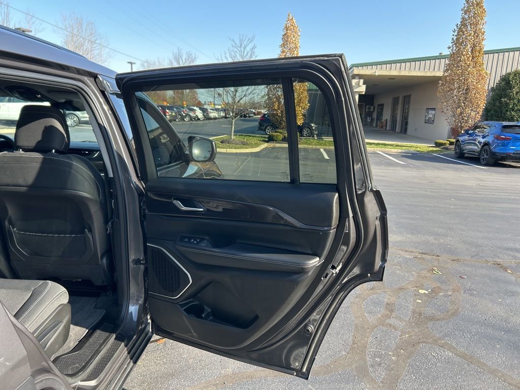 Used 2022 Jeep Grand Cherokee L Laredo w/ Luxury Tech Group I image 44