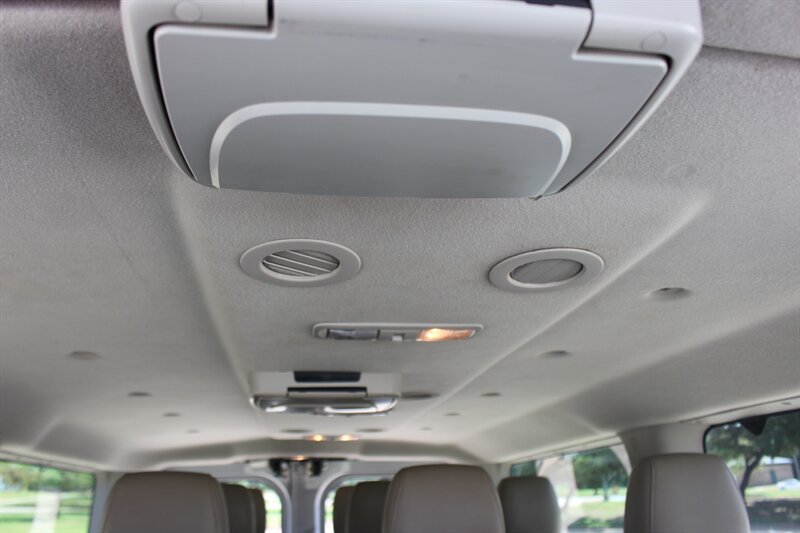 Used 2014 Nissan NV 3500 SL w/ Technology Package RWD image 15