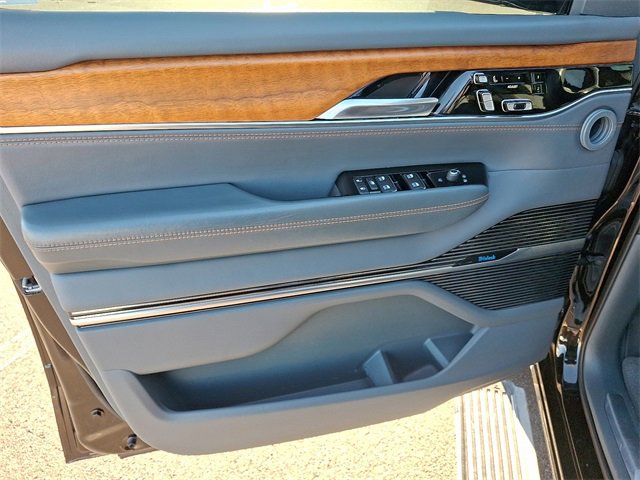 Used 2022 Jeep Grand Wagoneer Series II w/ Premium Group II image 10