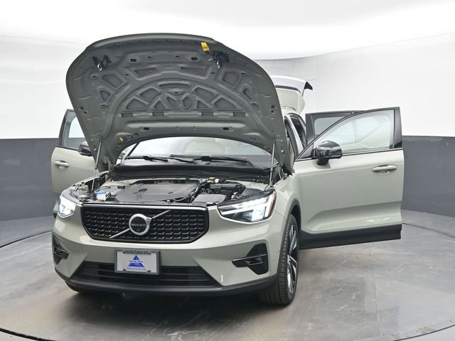 Used 2023 Volvo XC40 B5 Plus w/ Driver Assist Package image 46