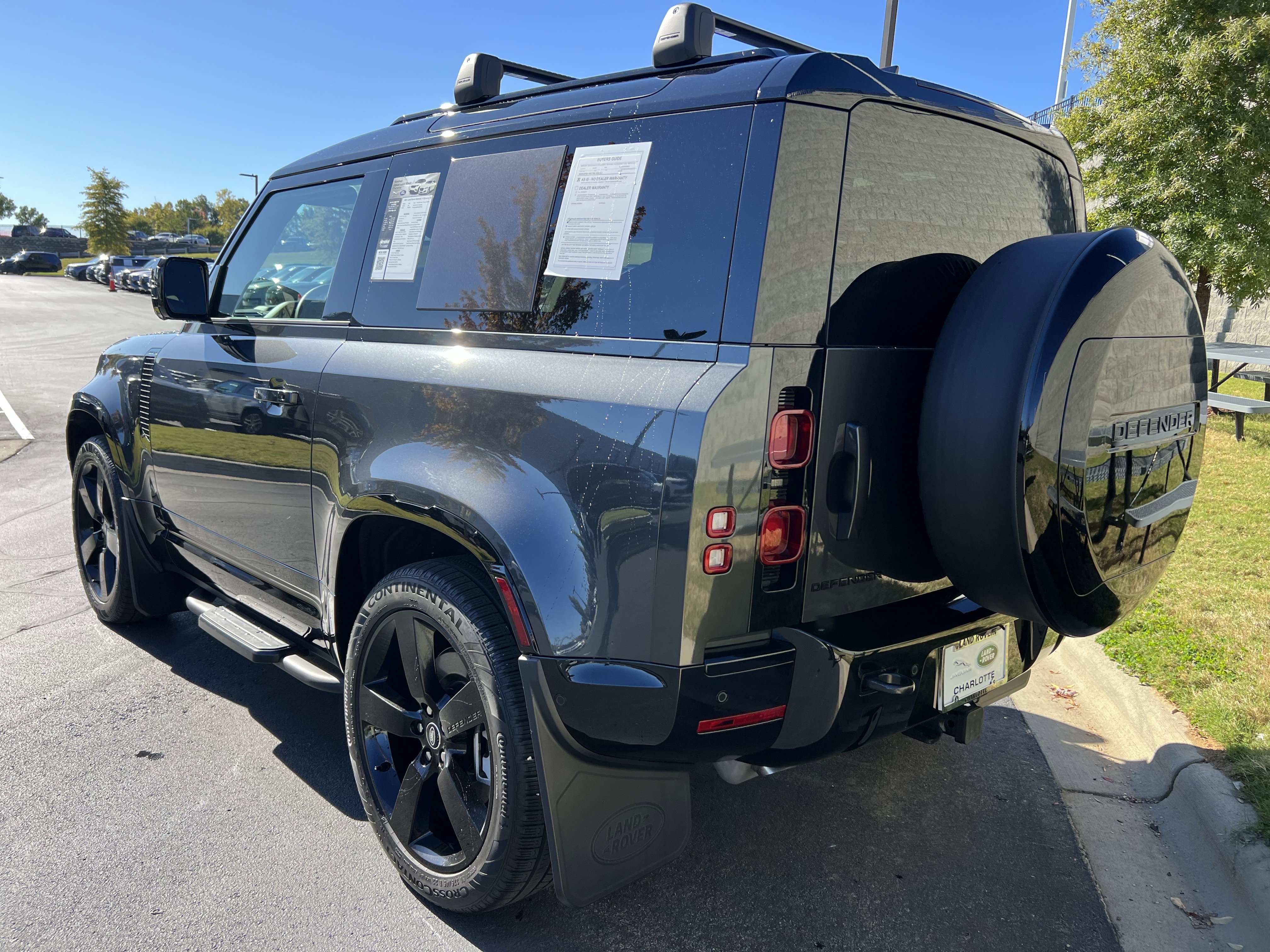 Used 2025 Land Rover Defender 90 X-Dynamic SE image 5