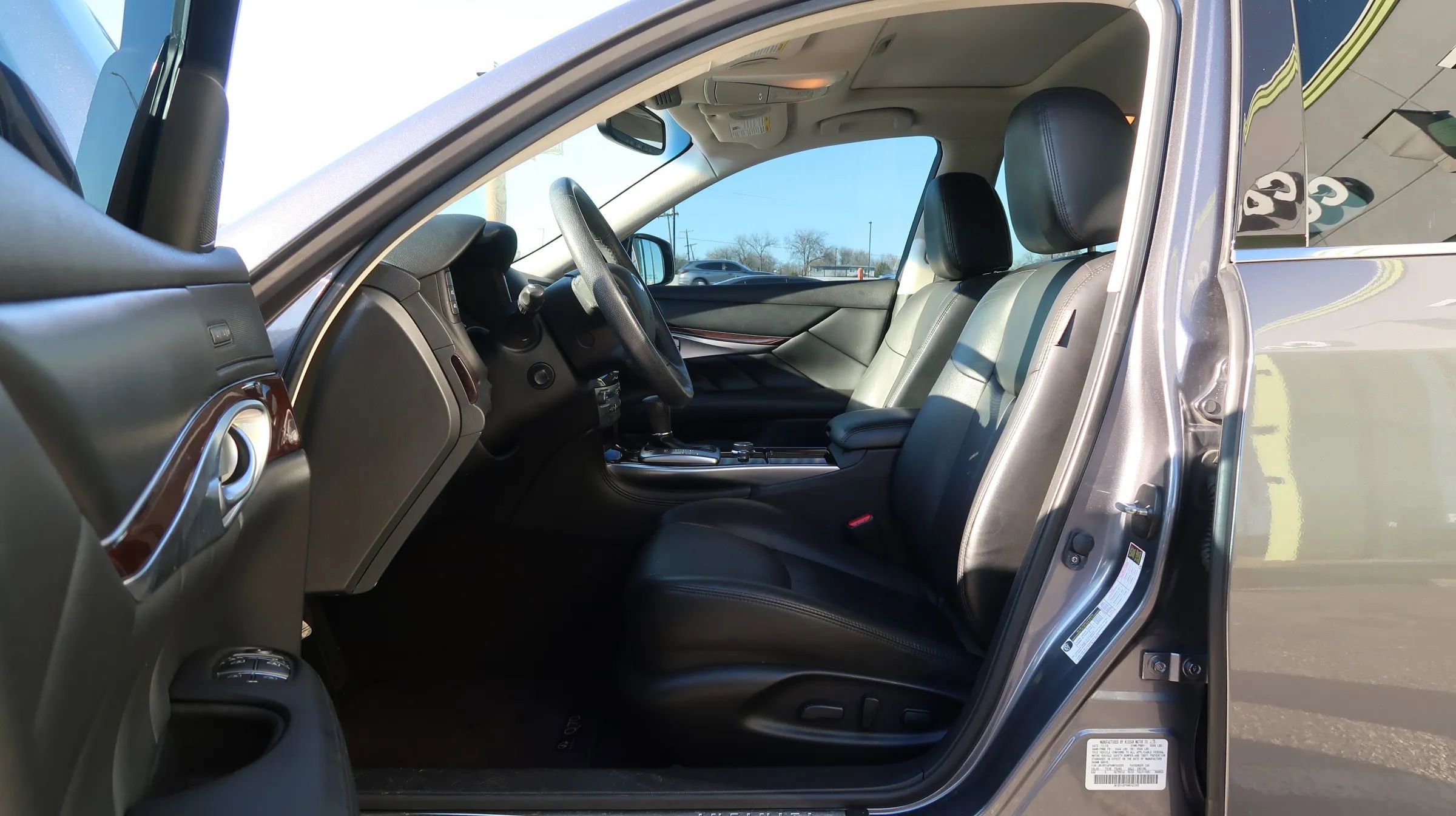 Used 2017 INFINITI Q70 3.7 image 16