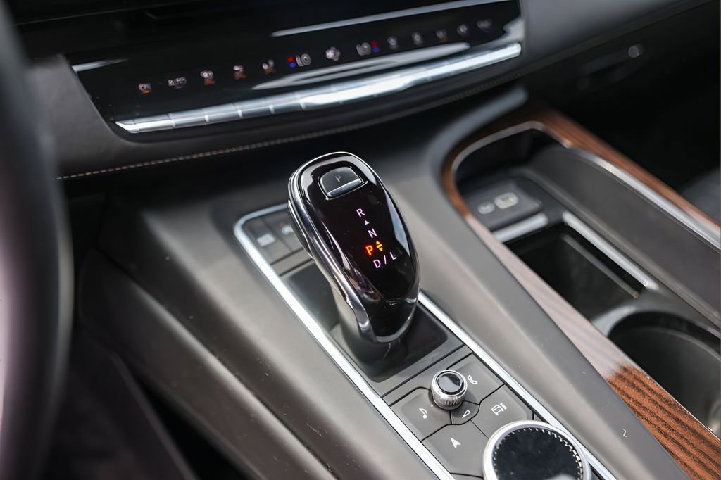 Used 2023 Cadillac Escalade Sport Platinum w/ LPO, ONYX Package image 19