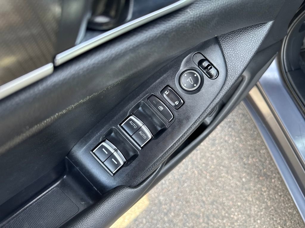 Used 2019 Honda Accord Sport image 11