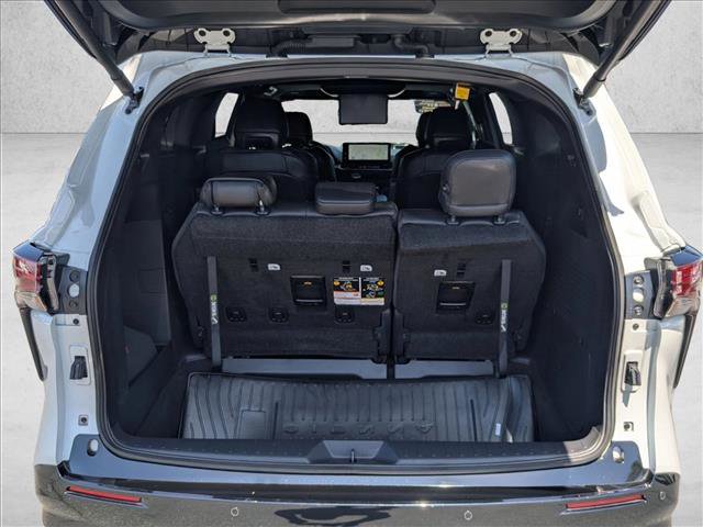 Used 2025 Toyota Sienna Platinum AWD/4WD image 6