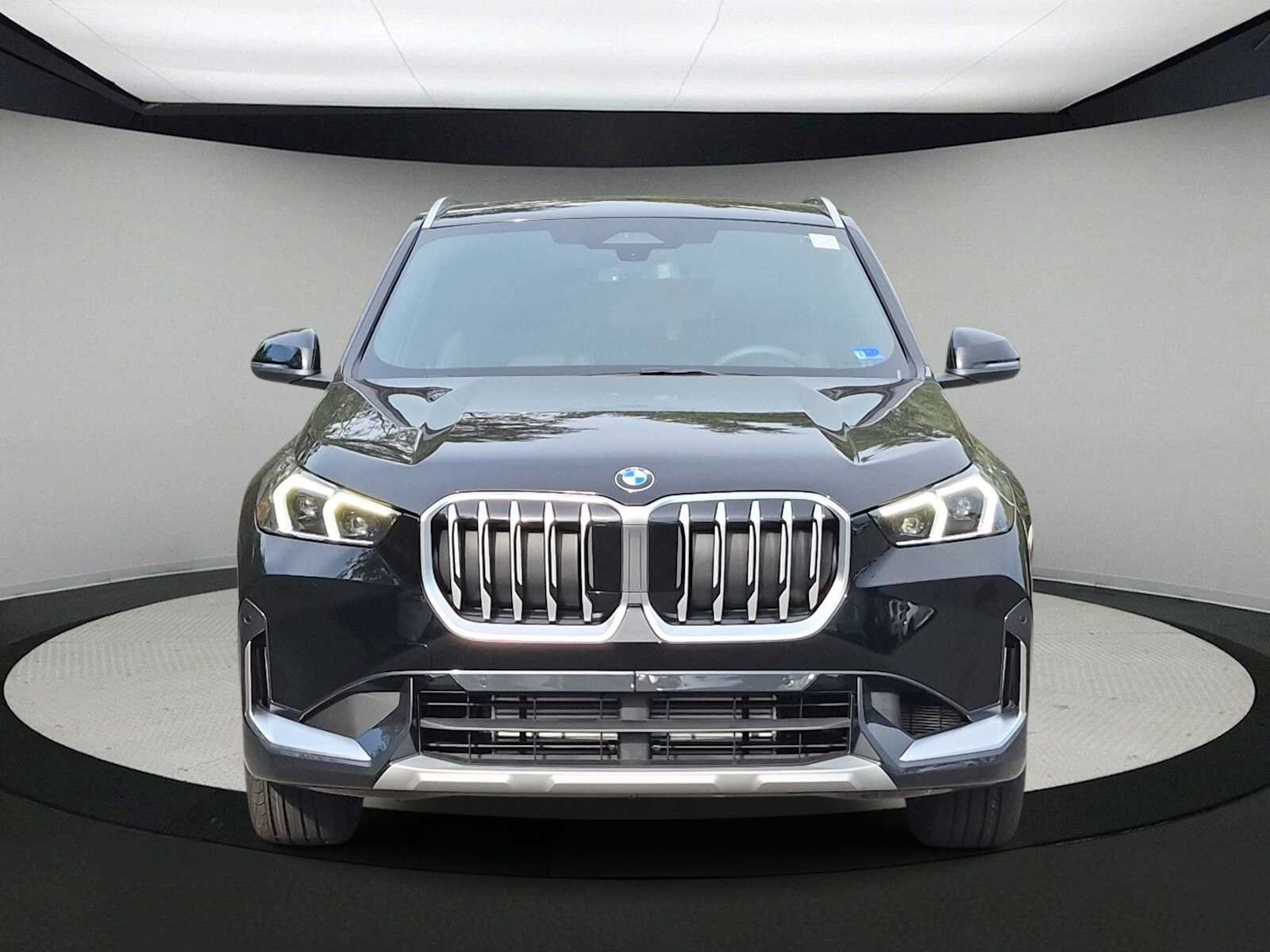 New 2027 BMW X1 xDrive28i AWD/4WD image 3