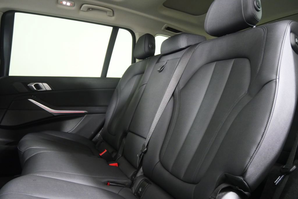 Used 2021 BMW X7 xDrive40i w/ Premium Package image 16