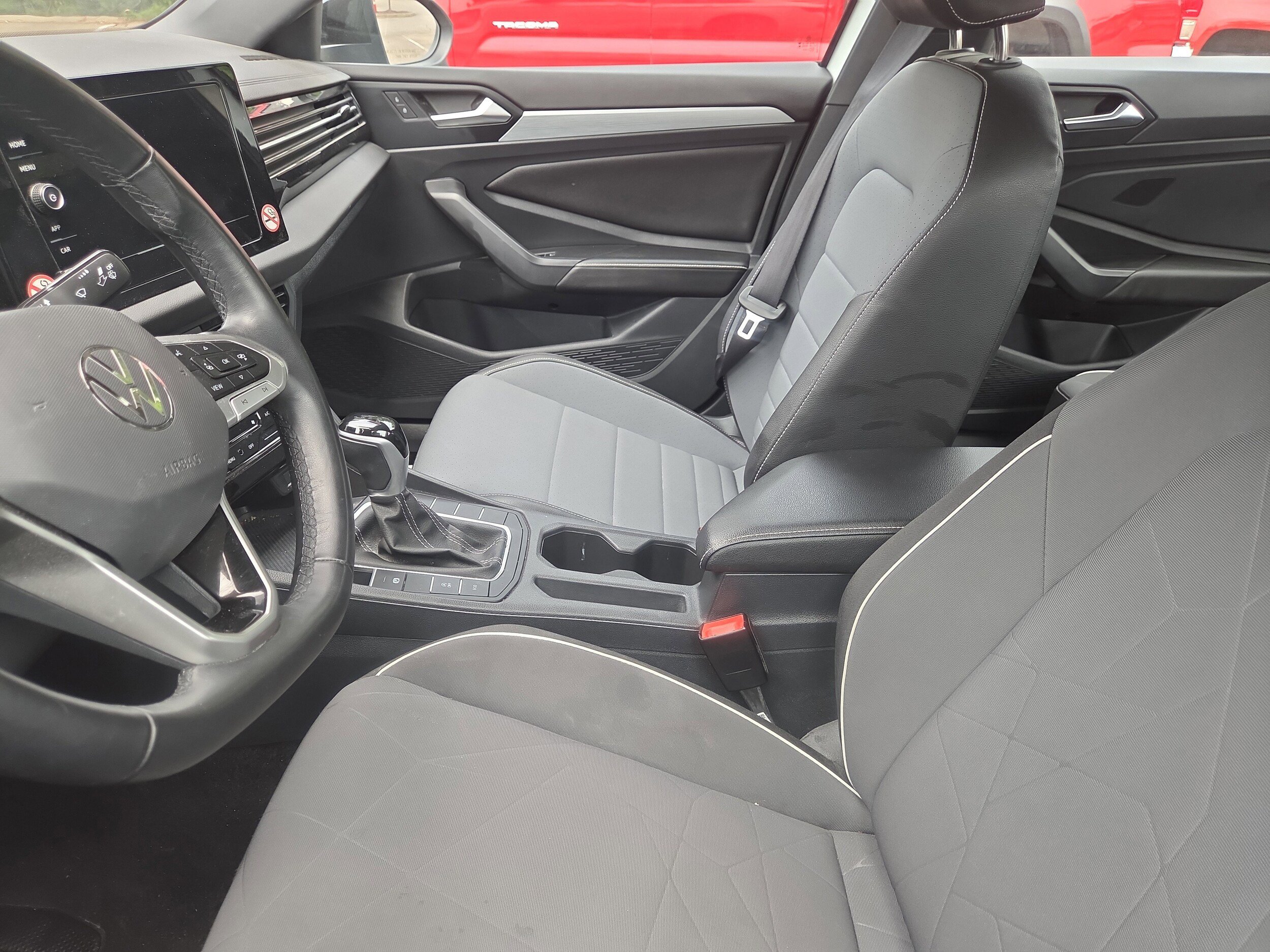 Used 2025 Volkswagen Jetta Sport FWD image 9