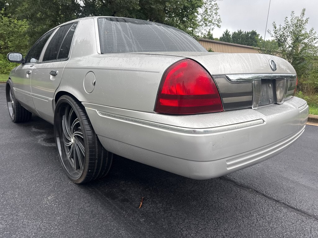 Used 2005 Mercury Grand Marquis LS RWD image 3