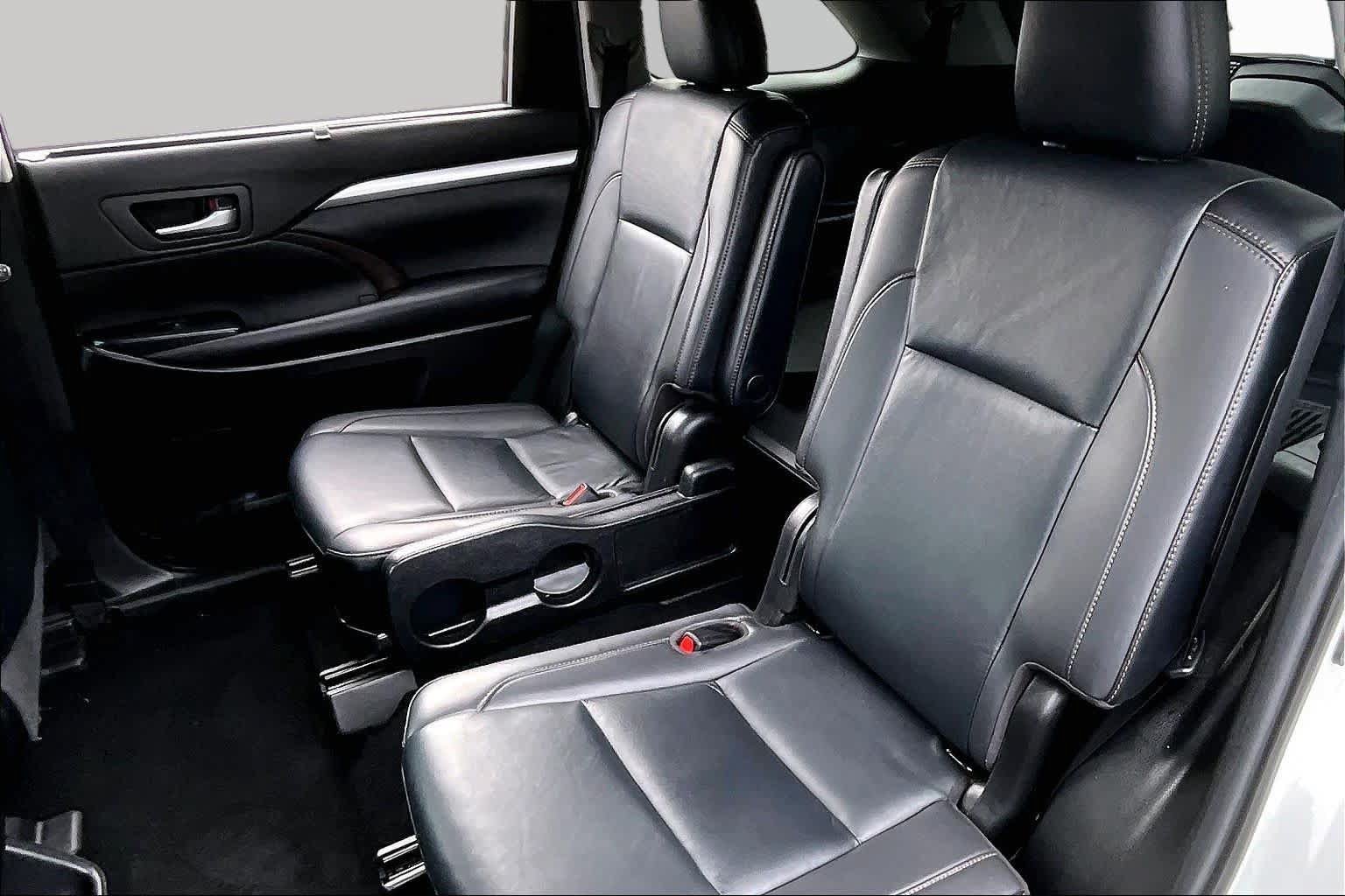 Used 2019 Toyota Highlander XLE AWD/4WD image 20