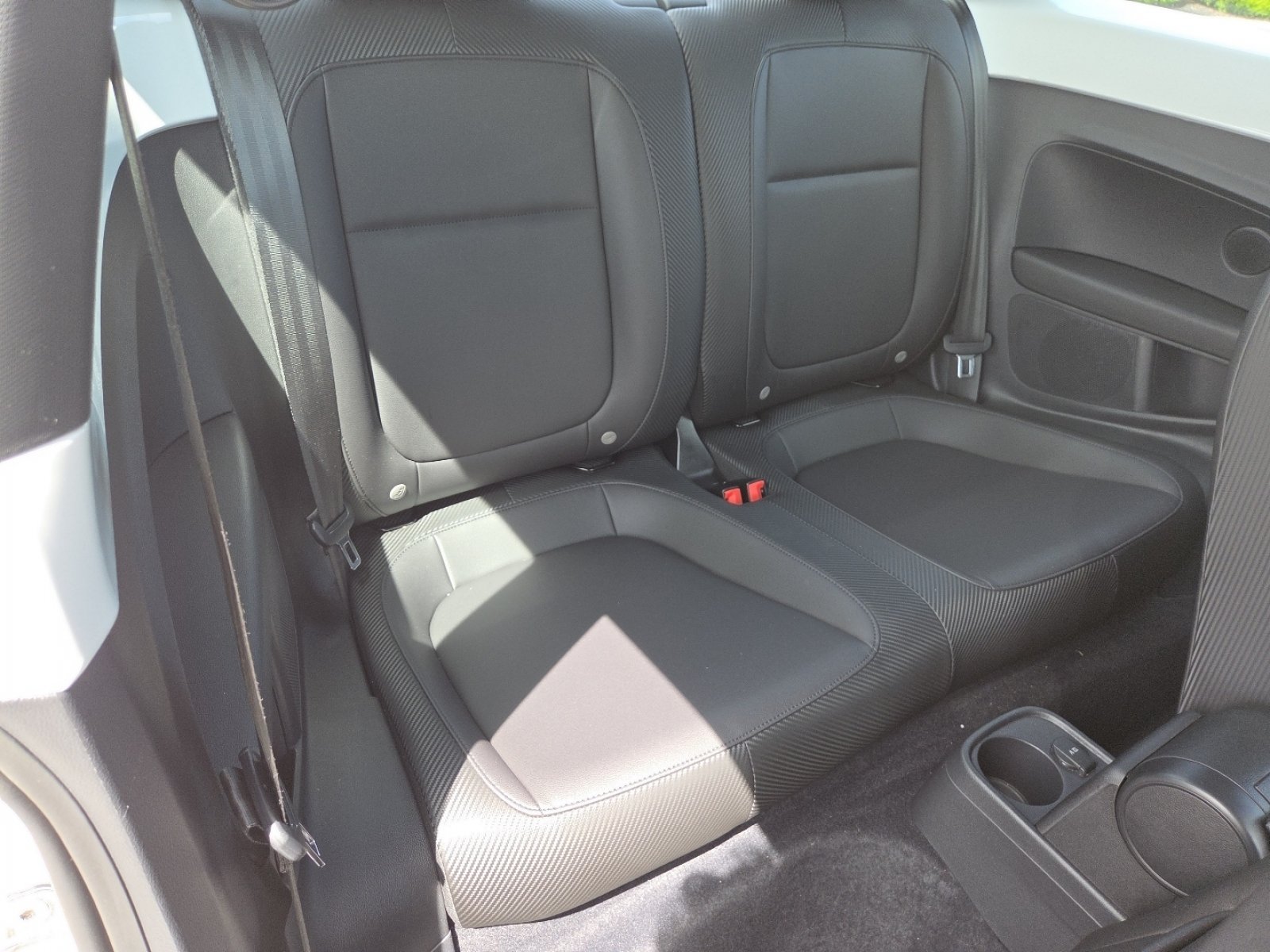 Used 2019 Volkswagen Beetle 2.0T SE FWD image 18