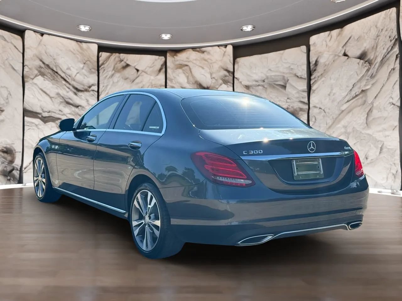 Used 2015 Mercedes-Benz C 300 4MATIC Sedan image 4