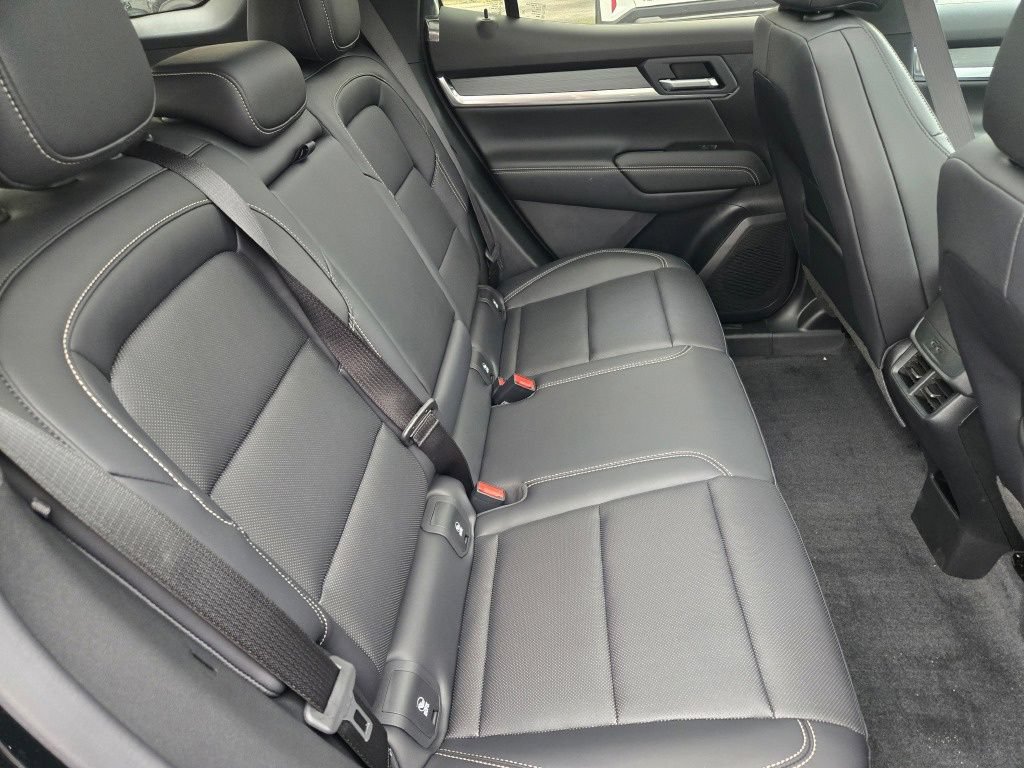 New 2027 GMC Terrain Elevation w/ Elevation Premium Package AWD/4WD image 15