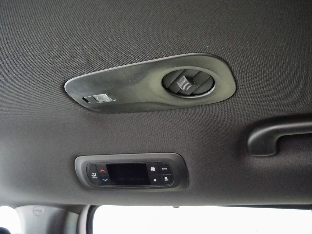 New 2026 Chrysler Pacifica Select image 25