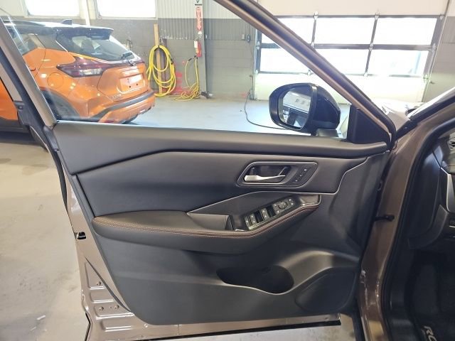 New 2026 Nissan Rogue SV image 10