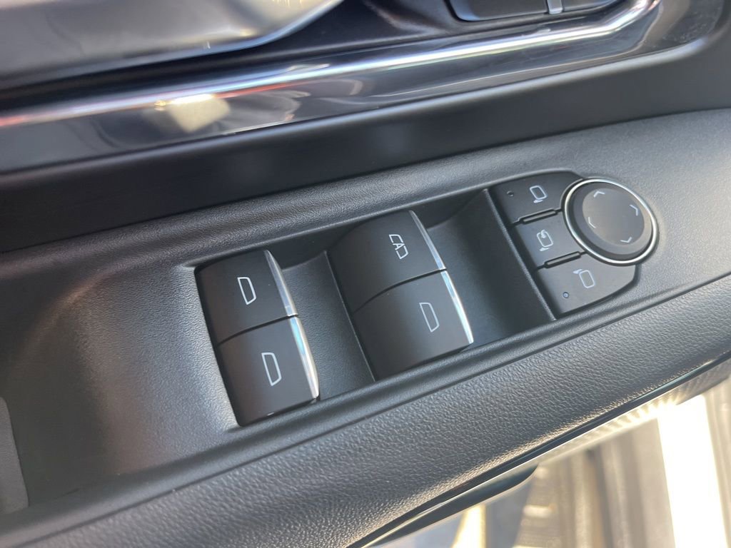 Used 2025 Chevrolet Silverado EV LT AWD/4WD image 28