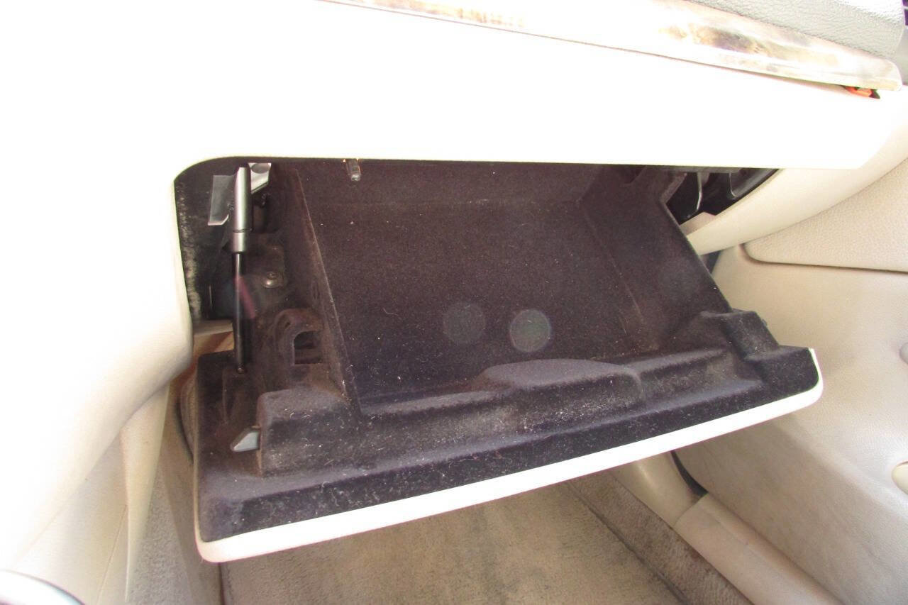 Used 2008 BMW 128i Convertible image 33