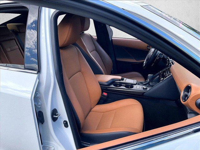 Used 2024 Lexus IS 350 F Sport RWD image 9
