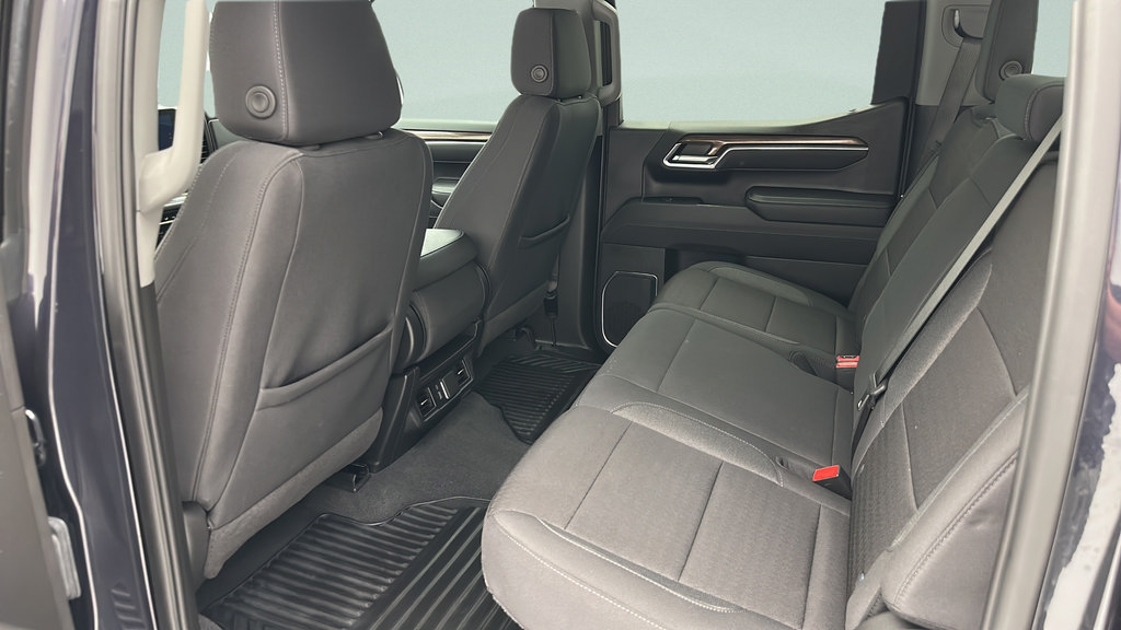 Used 2024 Chevrolet Silverado 1500 LT AWD/4WD image 12
