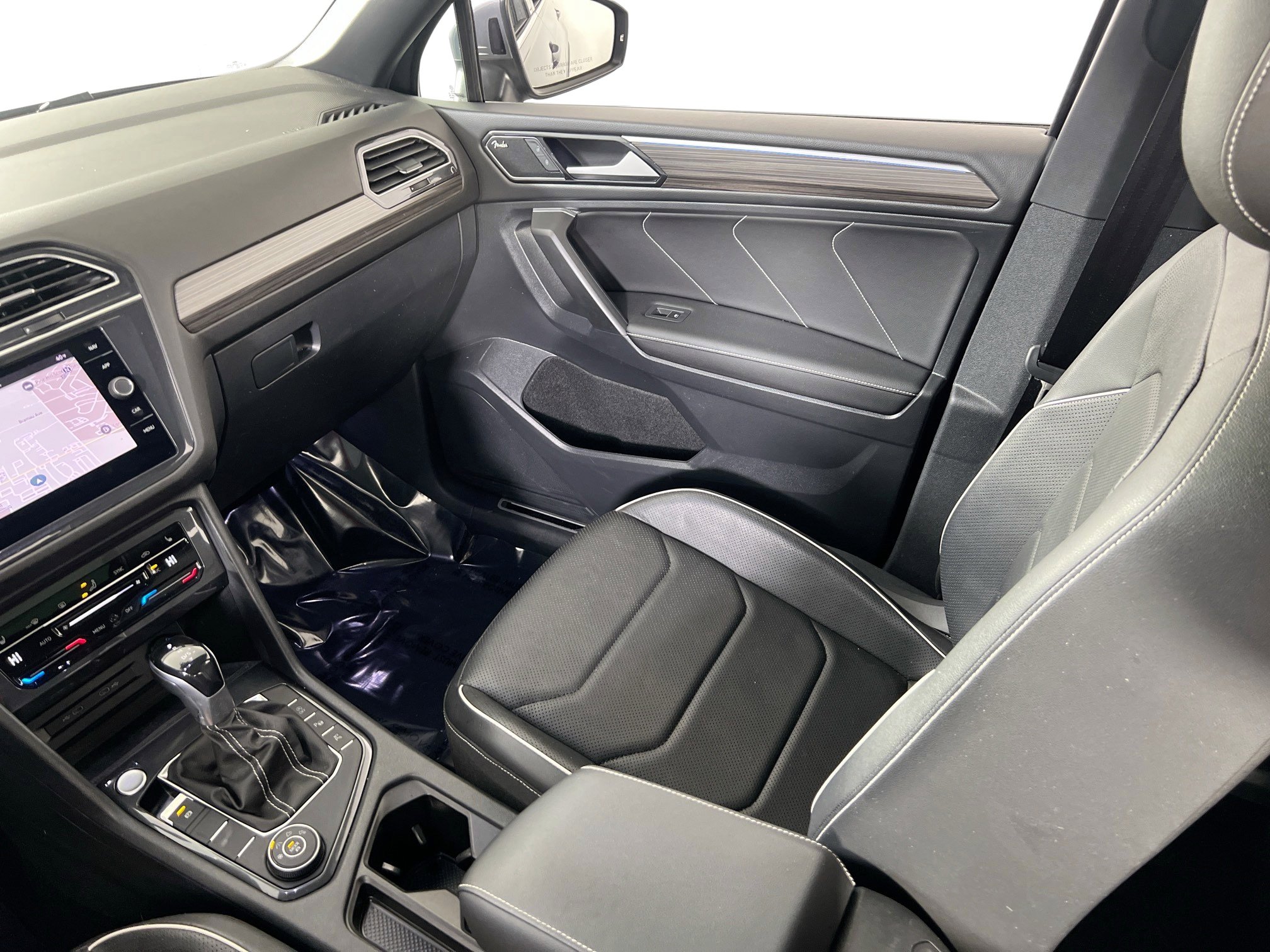 Used 2022 Volkswagen Tiguan SEL R-Line AWD/4WD image 25