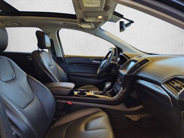 Used 2016 Ford Edge Titanium FWD image 20