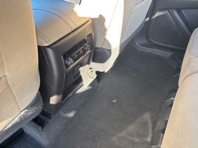 Used 2022 Chevrolet Traverse LS image 33