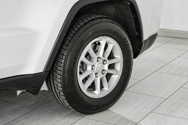 Used 2018 Jeep Grand Cherokee Laredo image 50