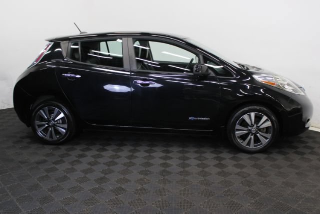 Used 2015 Nissan Leaf SL w/ Premium Package FWD image 5