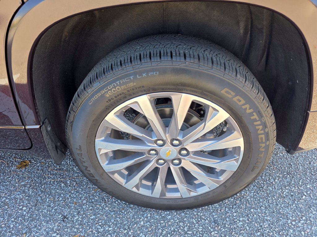Certified 2023 Chevrolet Traverse Premier w/ LPO, Cargo Package FWD image 34