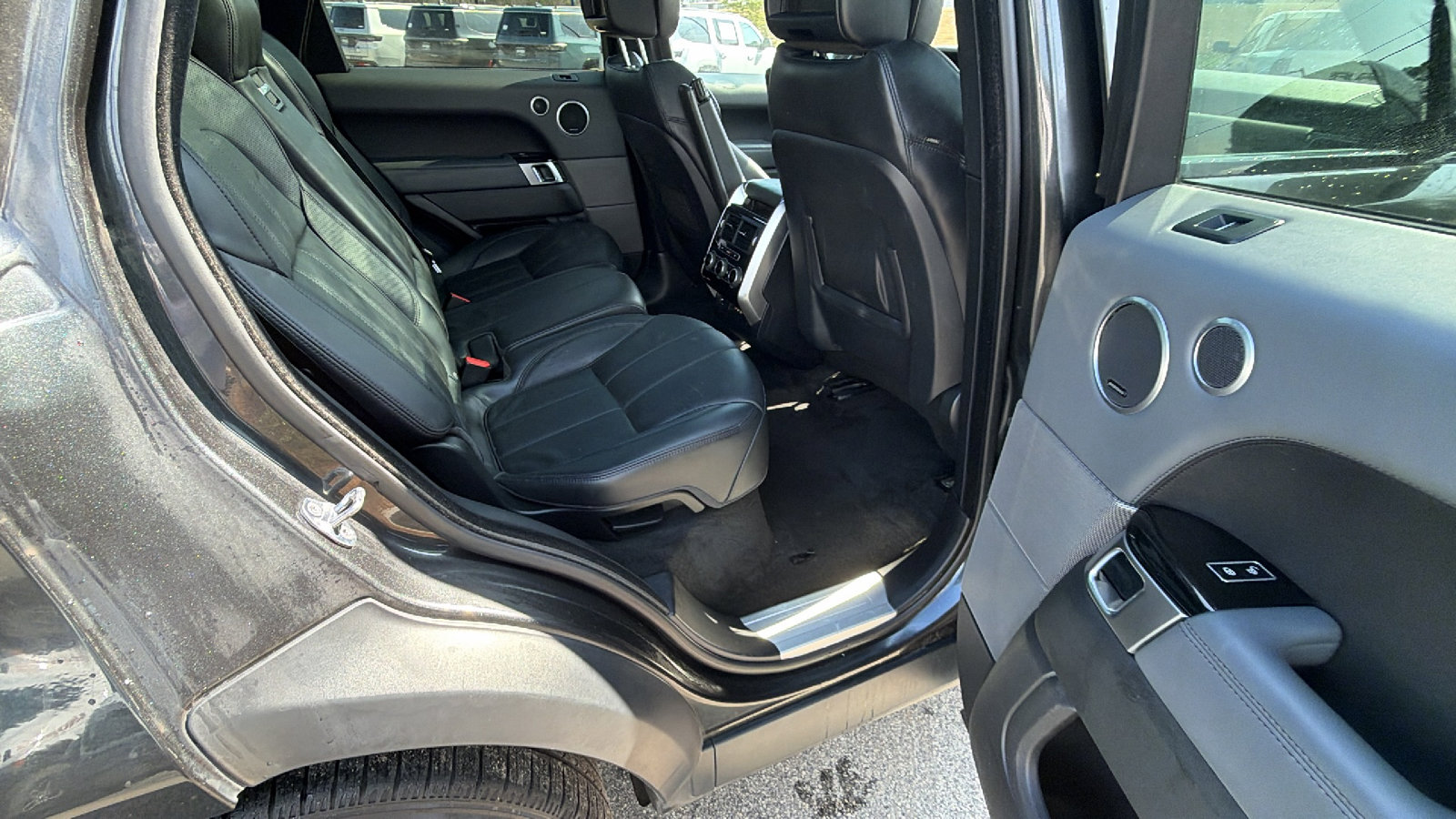 Used 2015 Land Rover Range Rover Sport Supercharged image 22