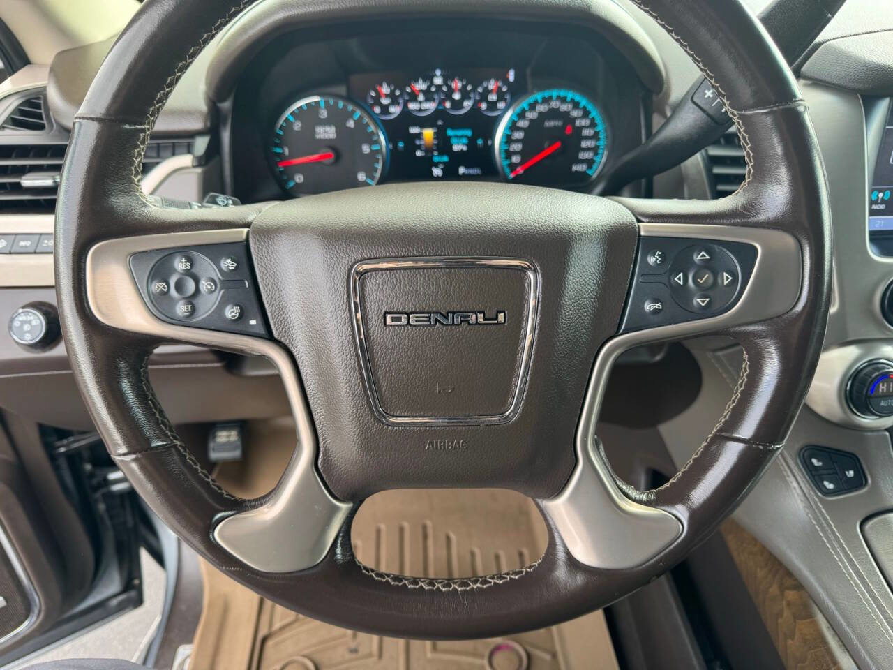 Used 2019 GMC Yukon XL Denali AWD/4WD image 21