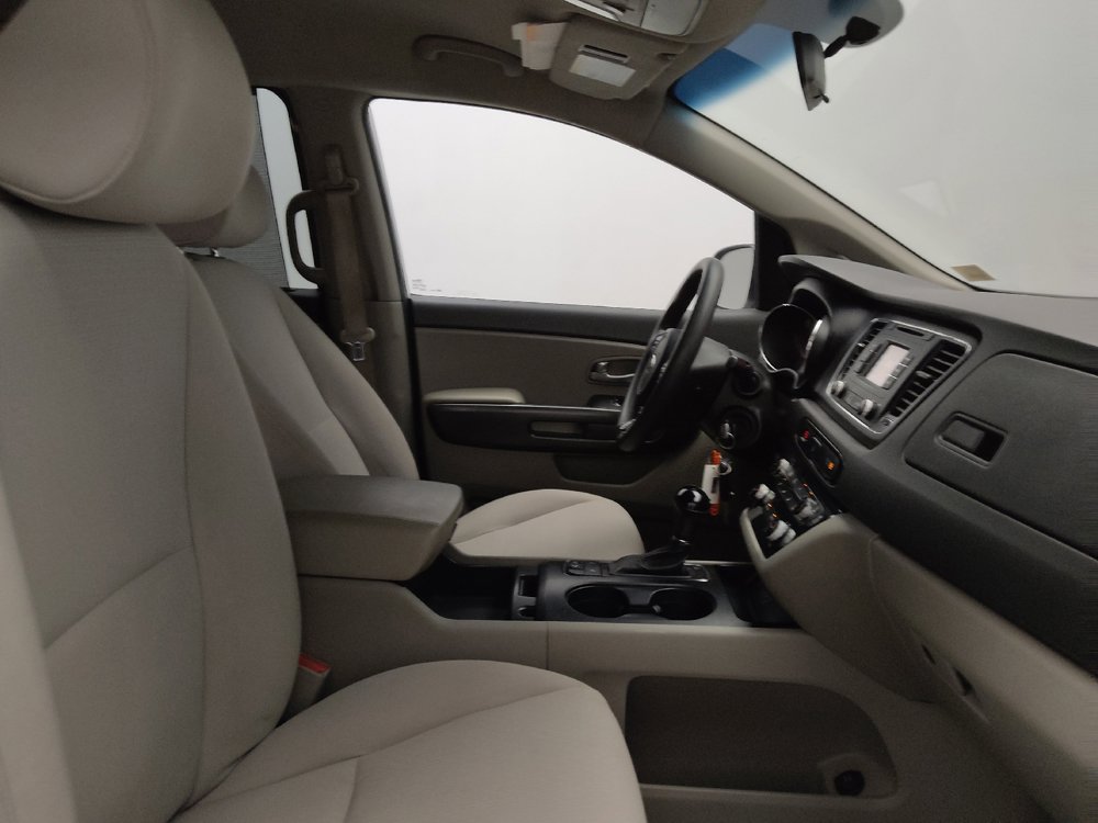 Used 2016 Kia Sedona LX w/ Option Group 020 FWD image 21
