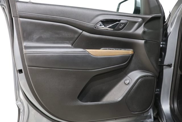 Used 2021 GMC Acadia SLE w/ Driver Convenience Package FWD image 16