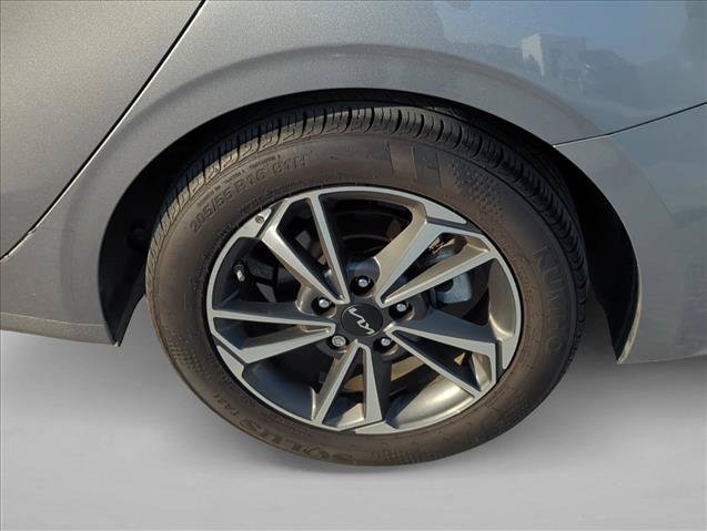 Used 2023 Kia Forte LXS FWD image 6