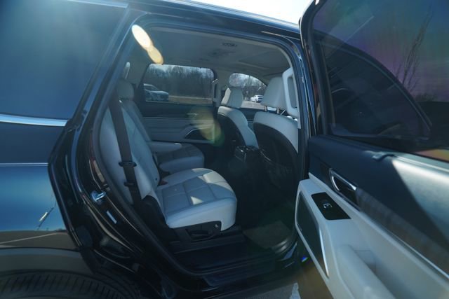 Used 2024 Kia Telluride EX w/ EX Captain's Chair Package image 22
