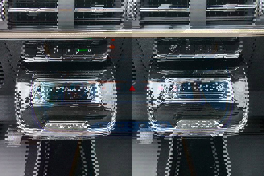 Used 2026 Lincoln Corsair Premiere image 26