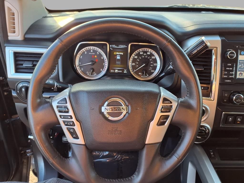Used 2017 Nissan Titan SV image 12